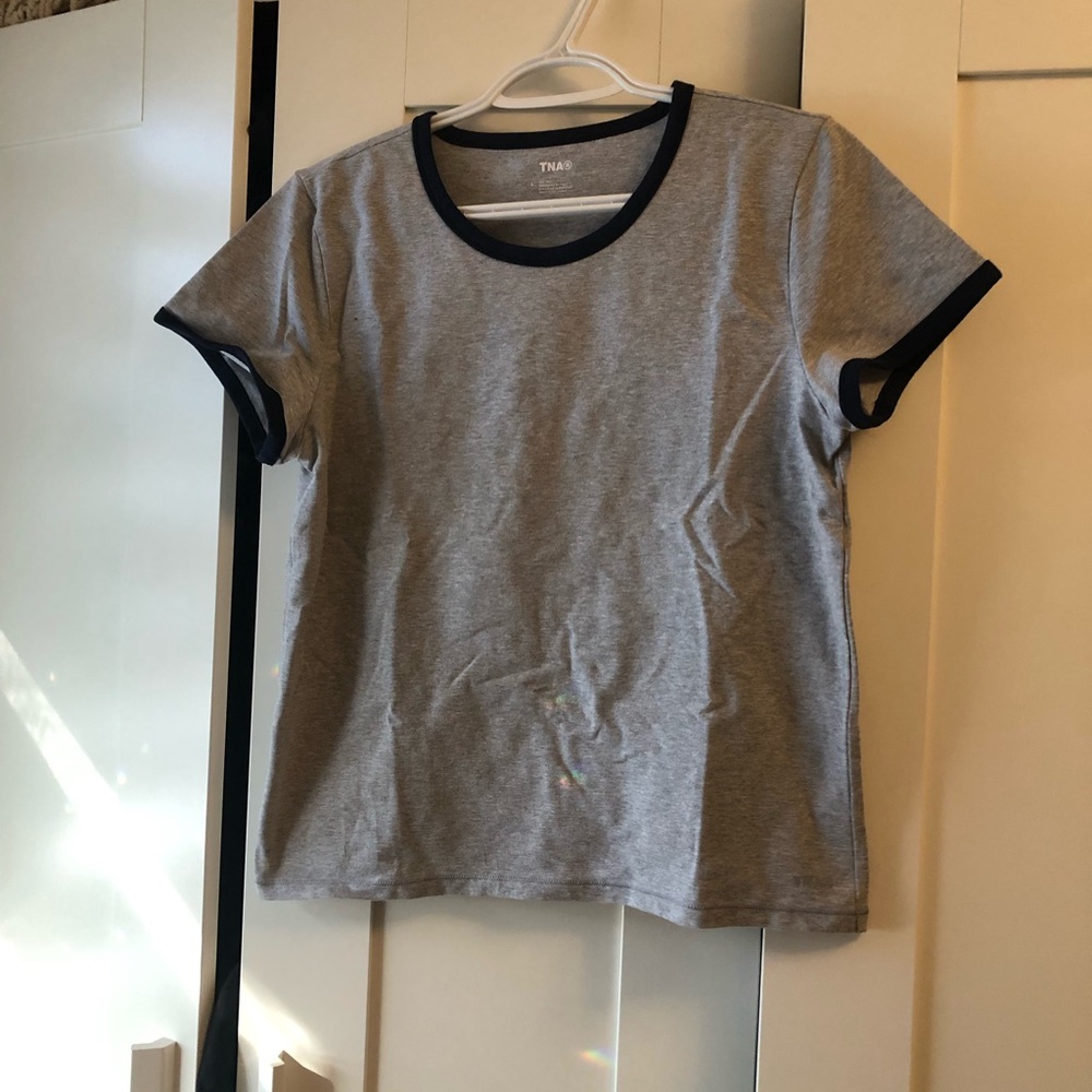 Aritzia TNA Hold It Roam T shirt